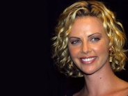 Charlize-Theron-220