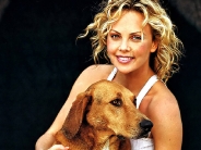 Charlize-Theron-26