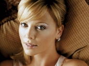 Charlize-Theron-64