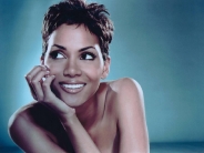 Halle-Berry-24