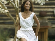 Halle-Berry-60